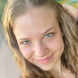 Readmyprof9 from Wilmington | Woman | 42 years old | Gemini