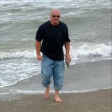 Lenard from Edgewater | Man | 40 years old | Leo