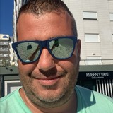 Santos from Dubai | Man | 47 years old | Taurus