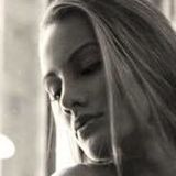 Nicole from Budapest | Woman | 32 years old | Aries