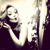 Dori from Lausanne | Woman | 39 years old | Leo