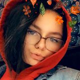 Molly from Milwaukee | Woman | 25 years old | Capricorn